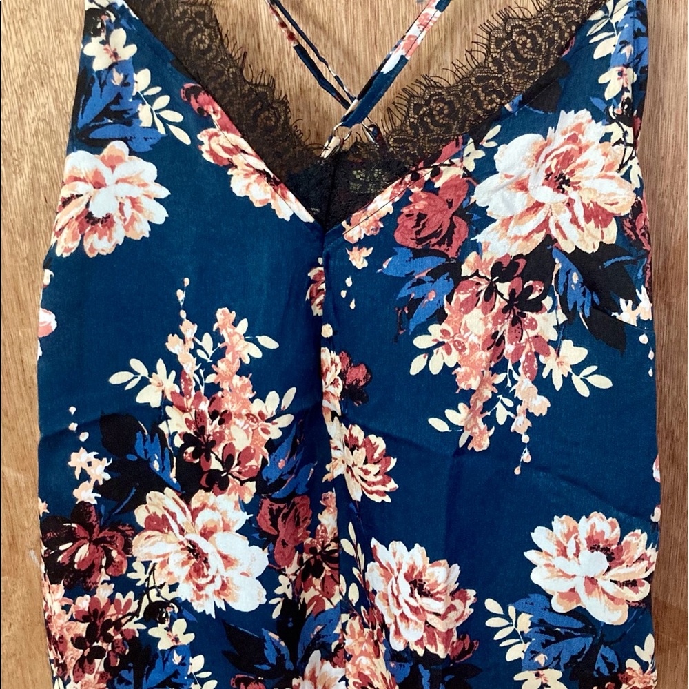 Lily White Sz small floral polyester blend spaghetti strap top (teal green)